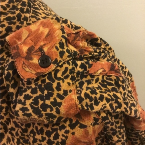 Next Move L floral cheetah print Blouse - Picture 14 of 16